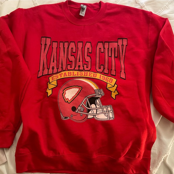 NEW Kansas City Chiefs women’s crewneck sweatshirt - Picture 2 of 4